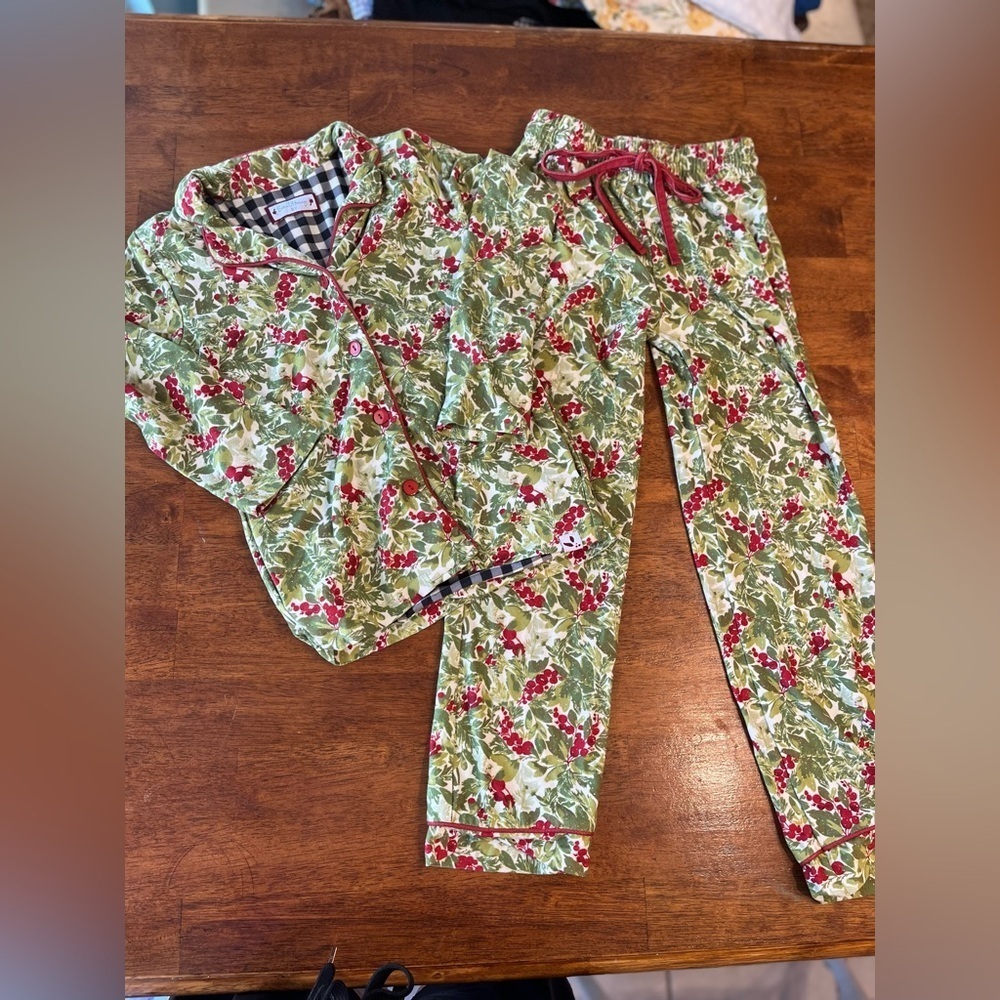 SweetHoney red green 2 piece button up pajamas - Picture 1 of 8